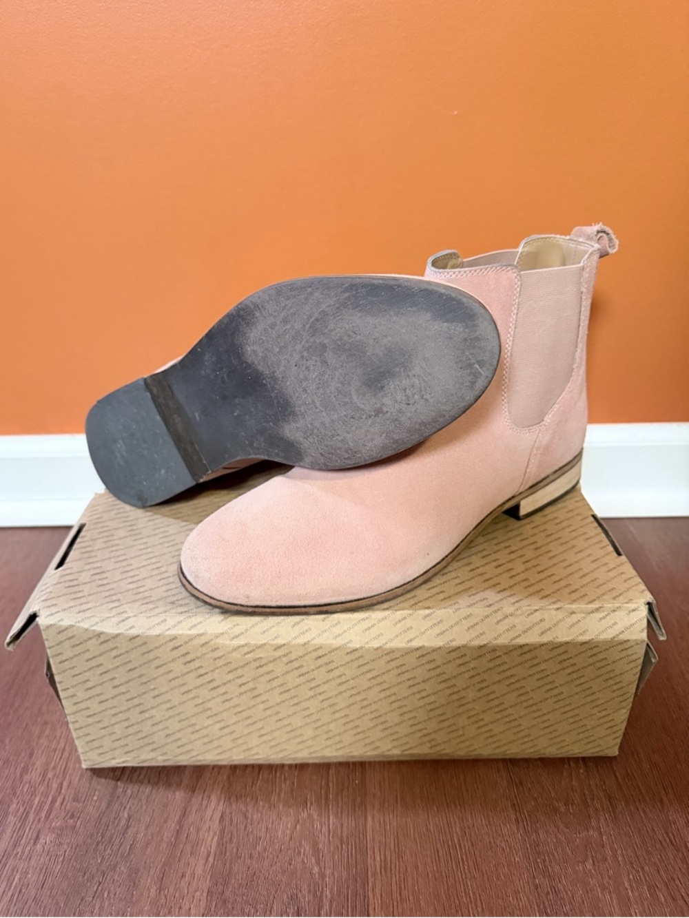 Urban Outfitters Blush Pink Suede Chelsea Ankle Boots Sz 10